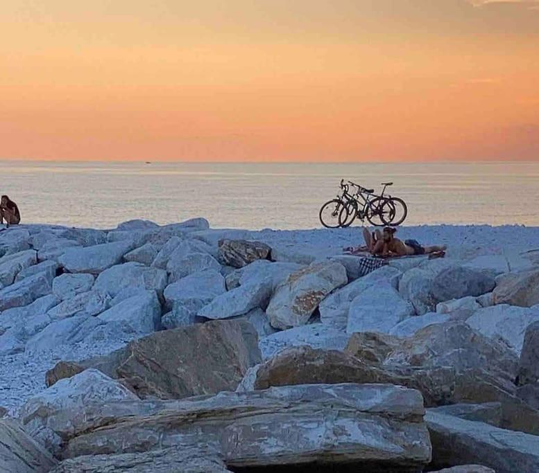 Il Faro Beach House مارينا دي بيزا المظهر الخارجي الصورة
